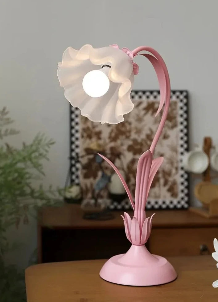 Léa Vintage Floral Table Lamp - Onyx Decor