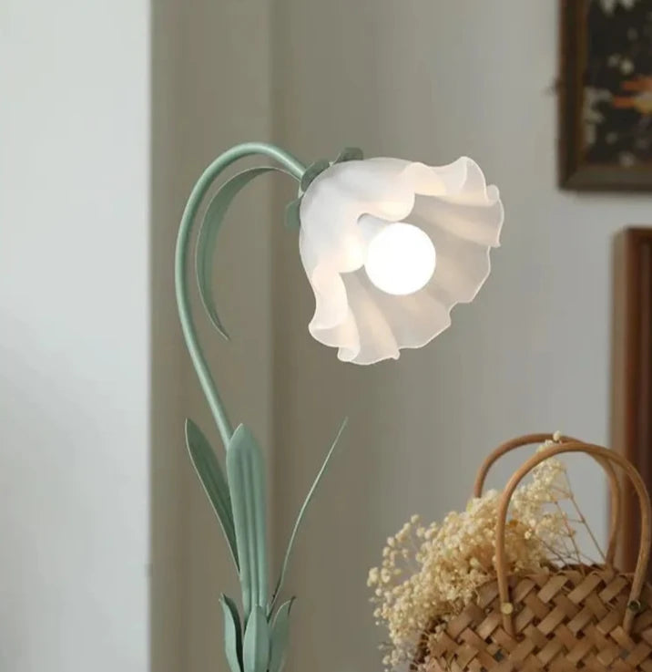 Léa Vintage Floral Table Lamp - Onyx Decor