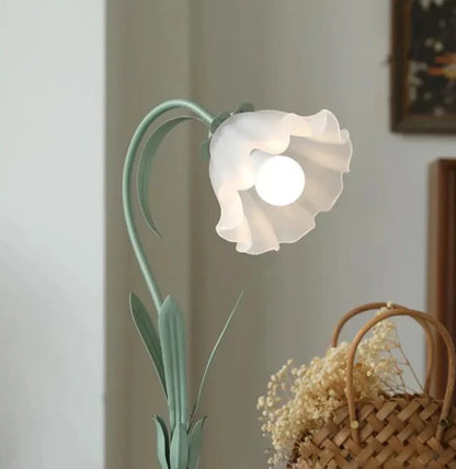 Léa Vintage Floral Table Lamp - Onyx Decor